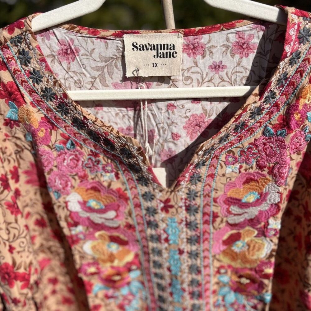 Savanna Jane Women's Champagne Floral Embroidered Bell Sleeve Blouse 1X 2X 3X - Picture 3 of 6